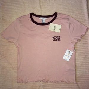 amour graphic lettuce tee